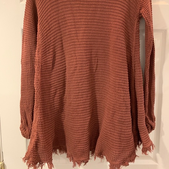 Hope’s burgundy flowy sweater - Picture 9 of 9